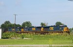 CSX 5205 leads train Q439-25 towards the yard